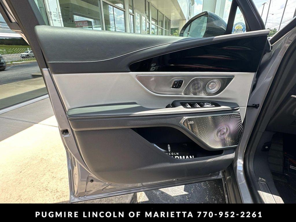 new 2025 Lincoln Nautilus car, priced at $65,333