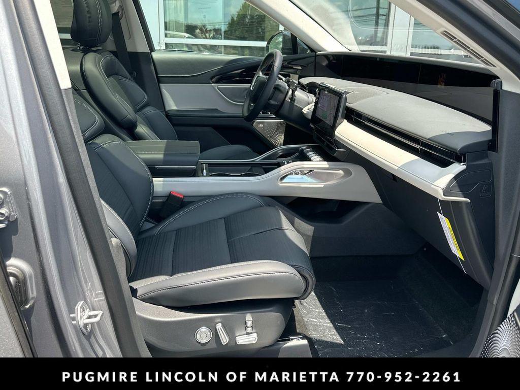 new 2025 Lincoln Nautilus car, priced at $65,333