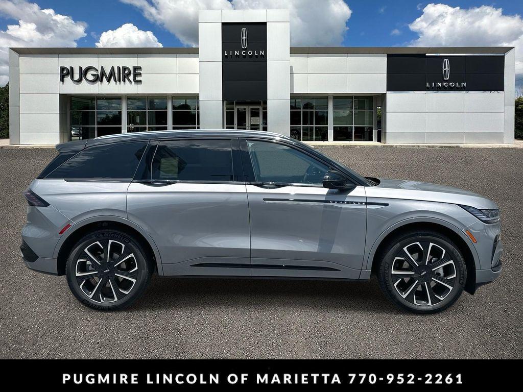new 2025 Lincoln Nautilus car, priced at $65,333