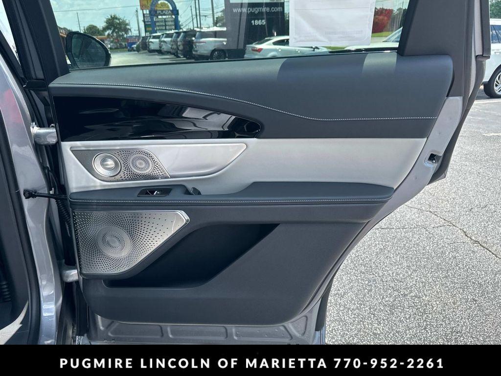 new 2025 Lincoln Nautilus car, priced at $65,333