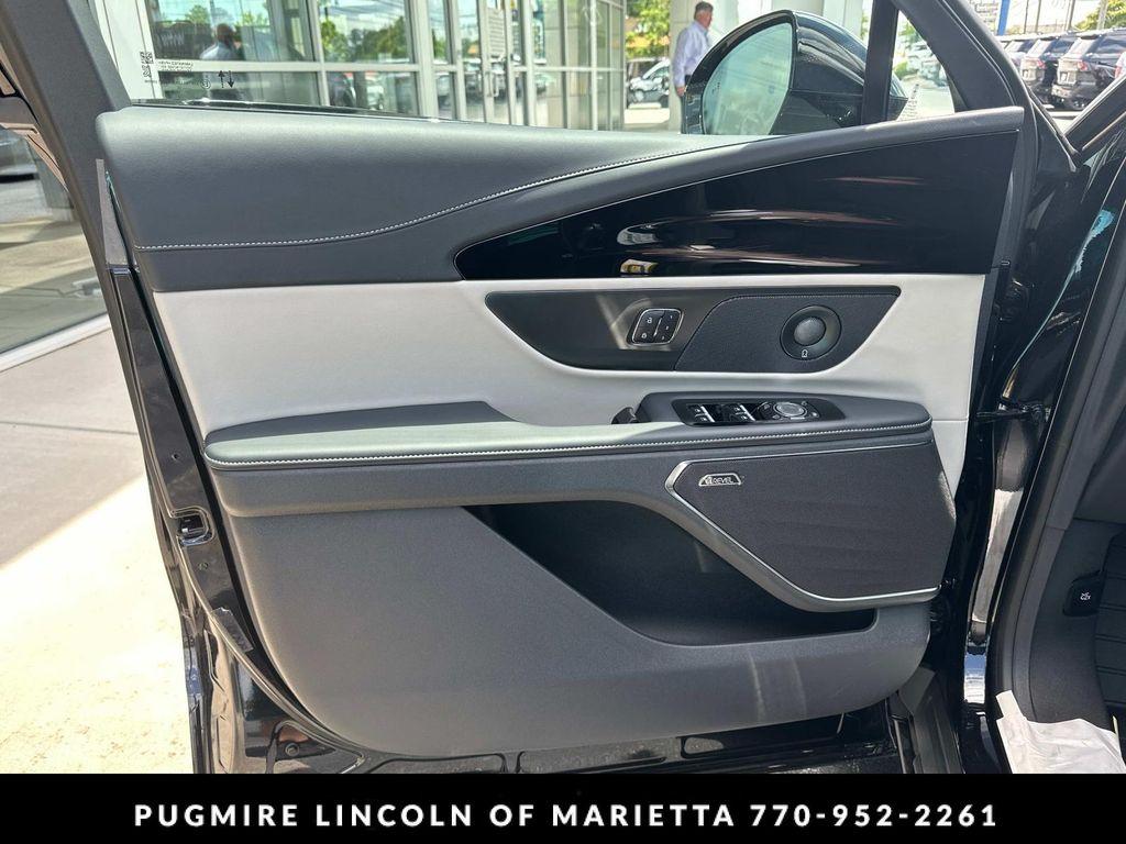 new 2025 Lincoln Nautilus car, priced at $55,220
