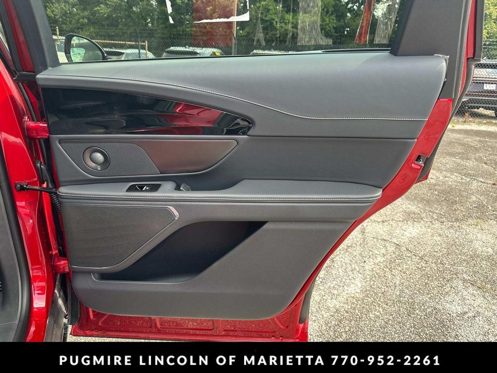 new 2025 Lincoln Nautilus car, priced at $62,127