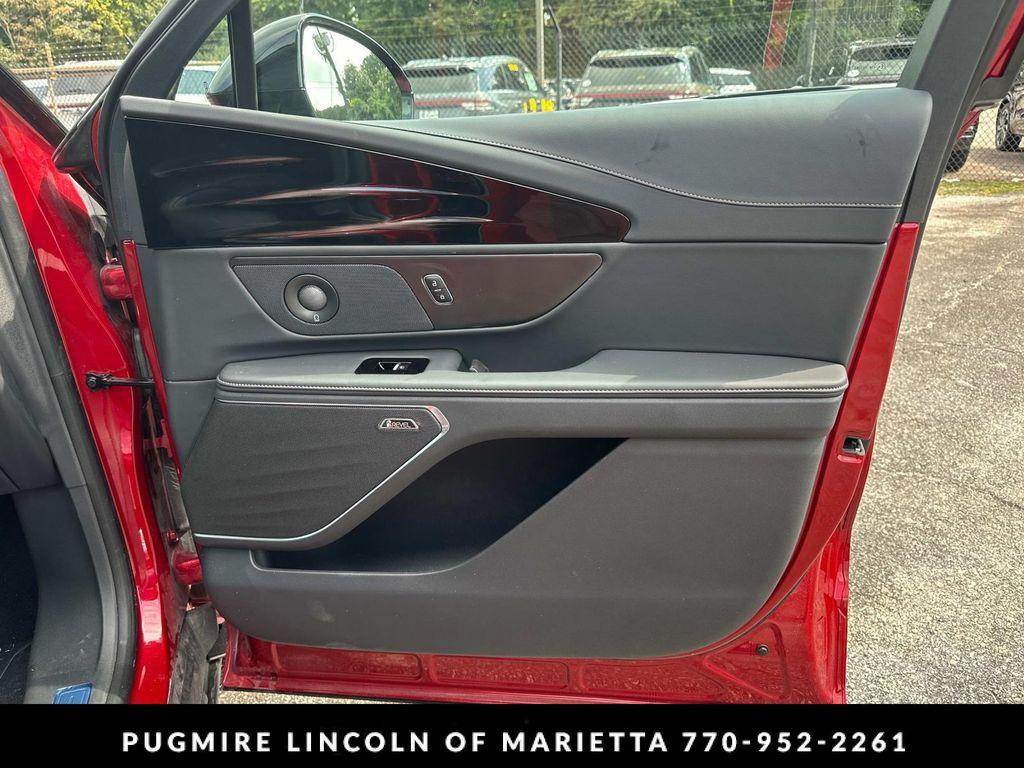 new 2025 Lincoln Nautilus car, priced at $62,127