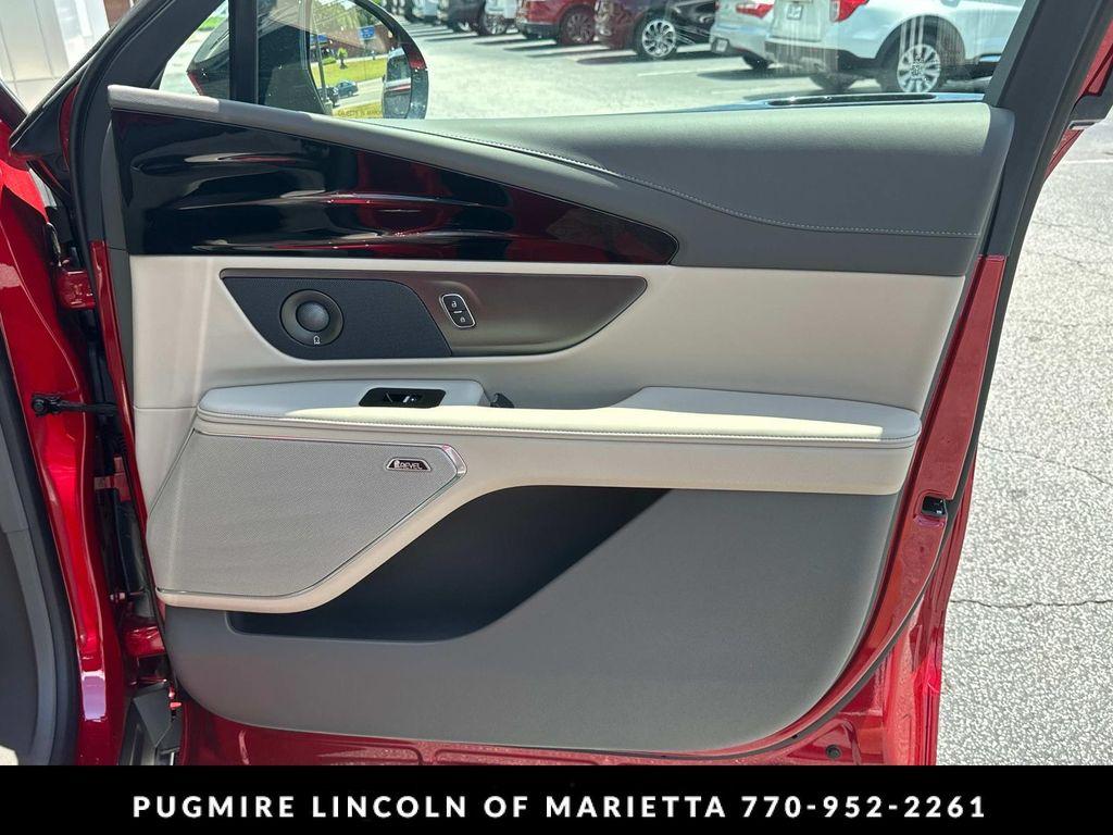 new 2025 Lincoln Nautilus car, priced at $59,727
