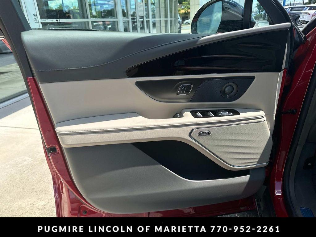new 2025 Lincoln Nautilus car, priced at $59,727