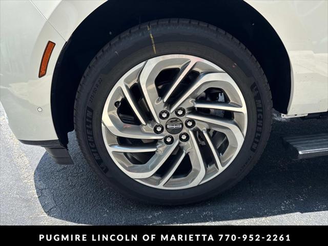 new 2025 Lincoln Navigator car, priced at $102,985