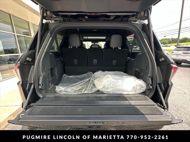 new 2025 Lincoln Navigator car, priced at $121,730