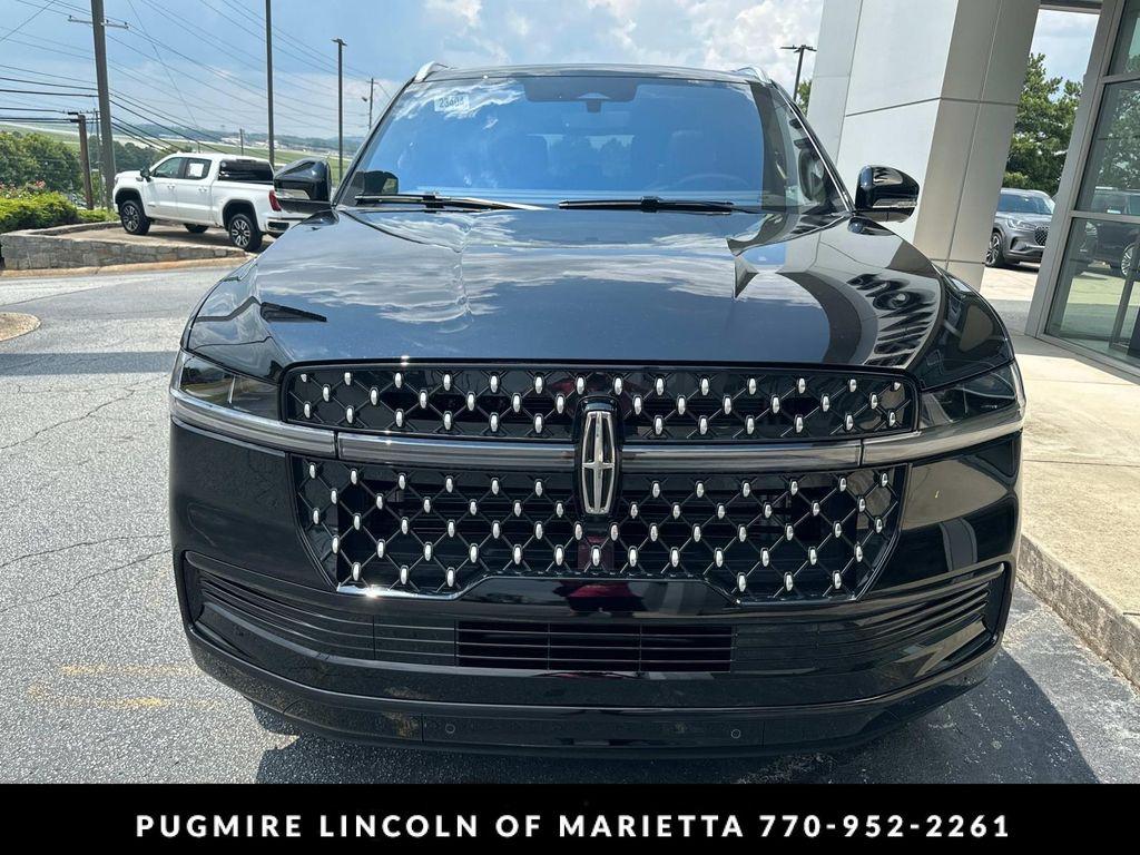 new 2025 Lincoln Navigator car, priced at $121,730