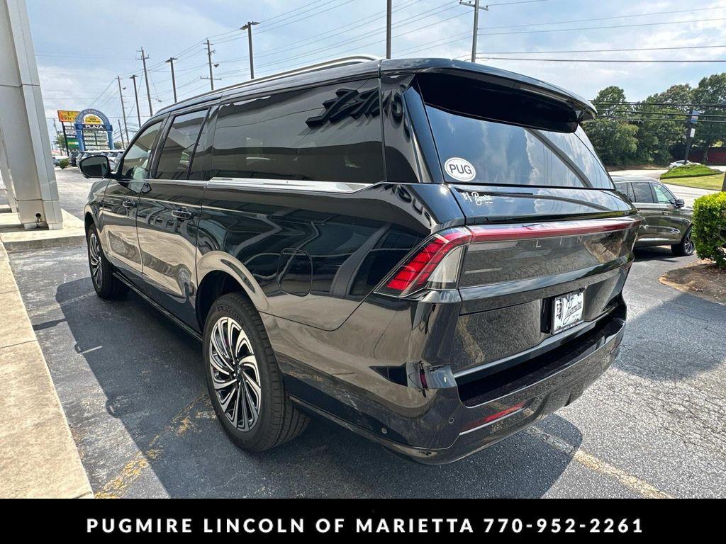 new 2025 Lincoln Navigator car, priced at $121,730