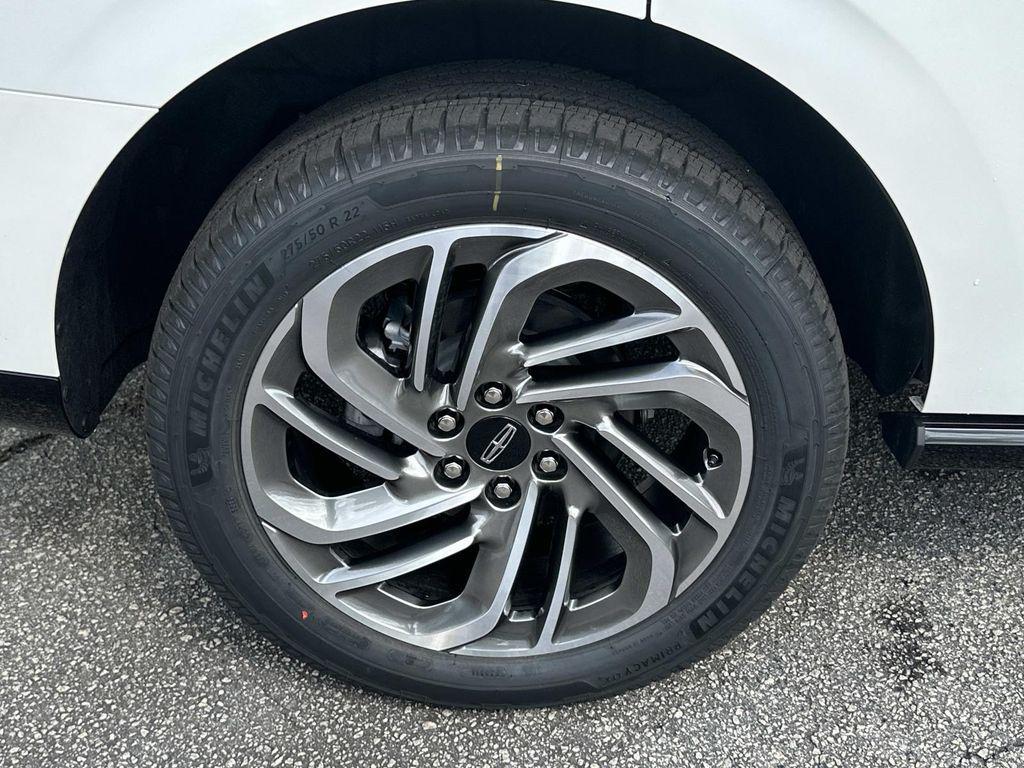 new 2025 Lincoln Navigator car, priced at $102,802