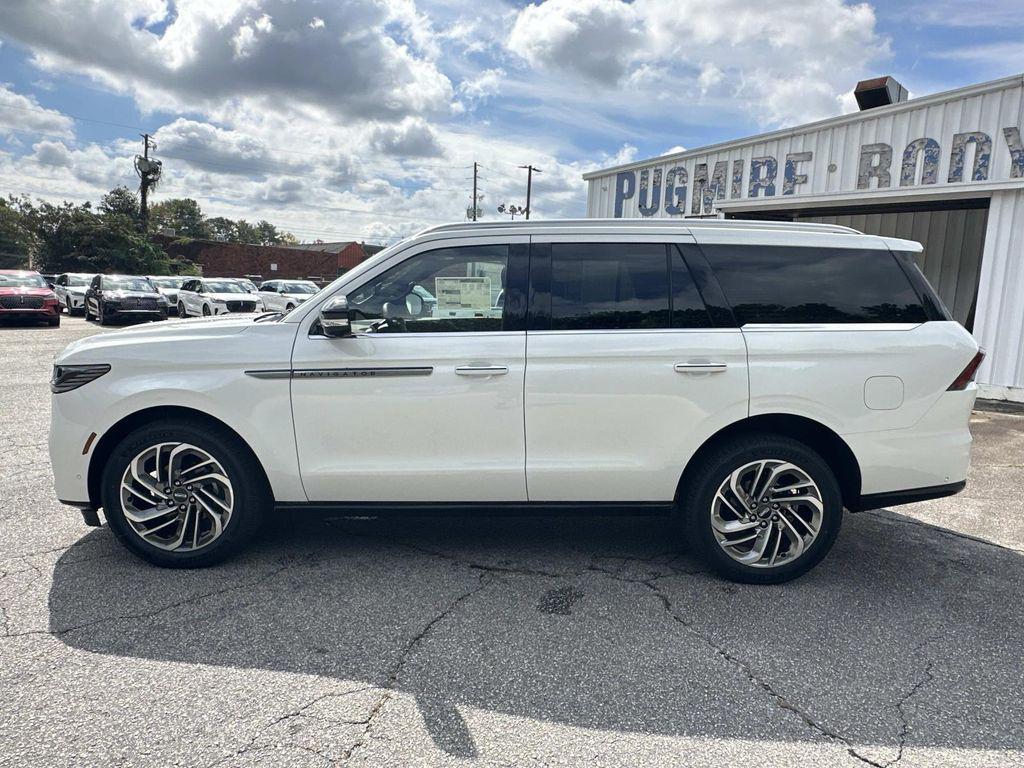 new 2025 Lincoln Navigator car, priced at $102,802