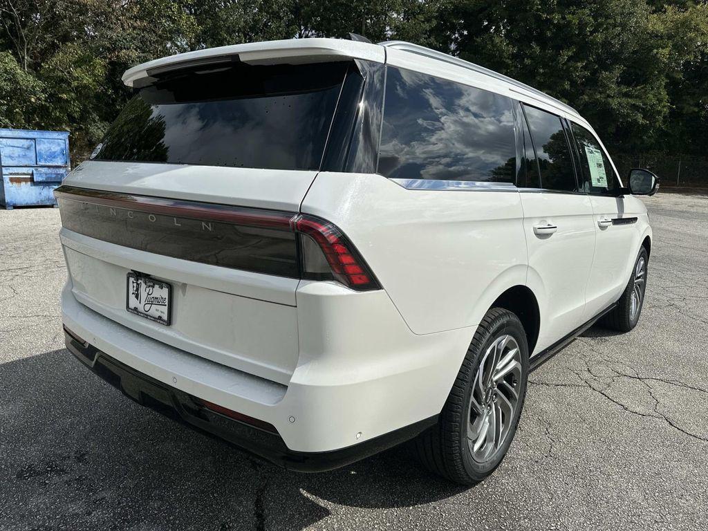 new 2025 Lincoln Navigator car, priced at $102,802