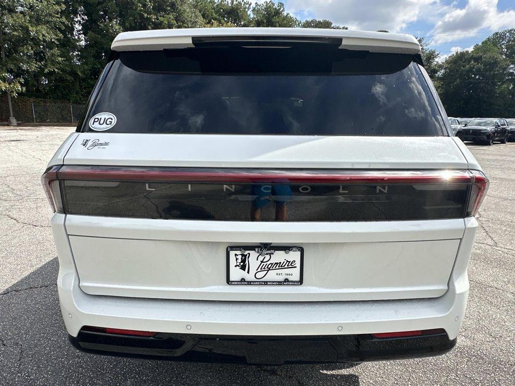new 2025 Lincoln Navigator car, priced at $102,802
