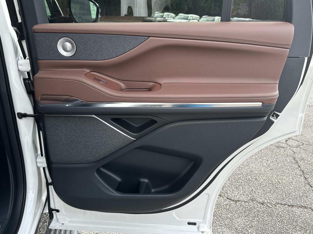 new 2025 Lincoln Navigator car, priced at $102,802