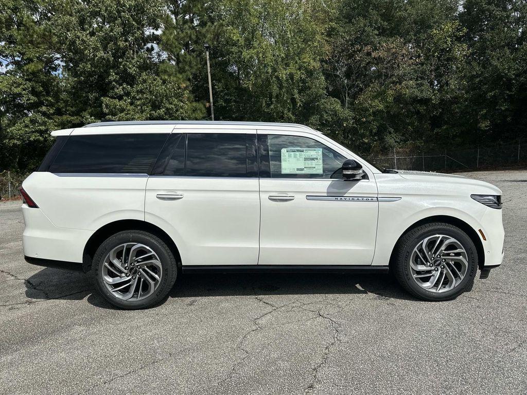new 2025 Lincoln Navigator car, priced at $102,802