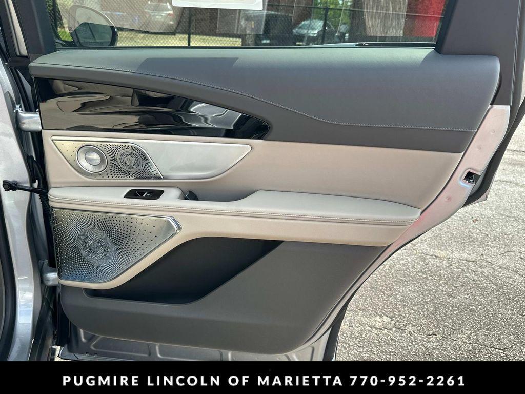 new 2025 Lincoln Nautilus car, priced at $69,720