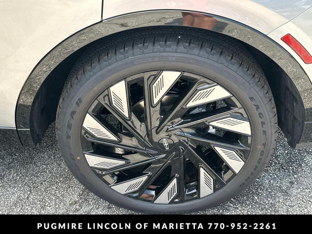 new 2025 Lincoln Nautilus car, priced at $69,720