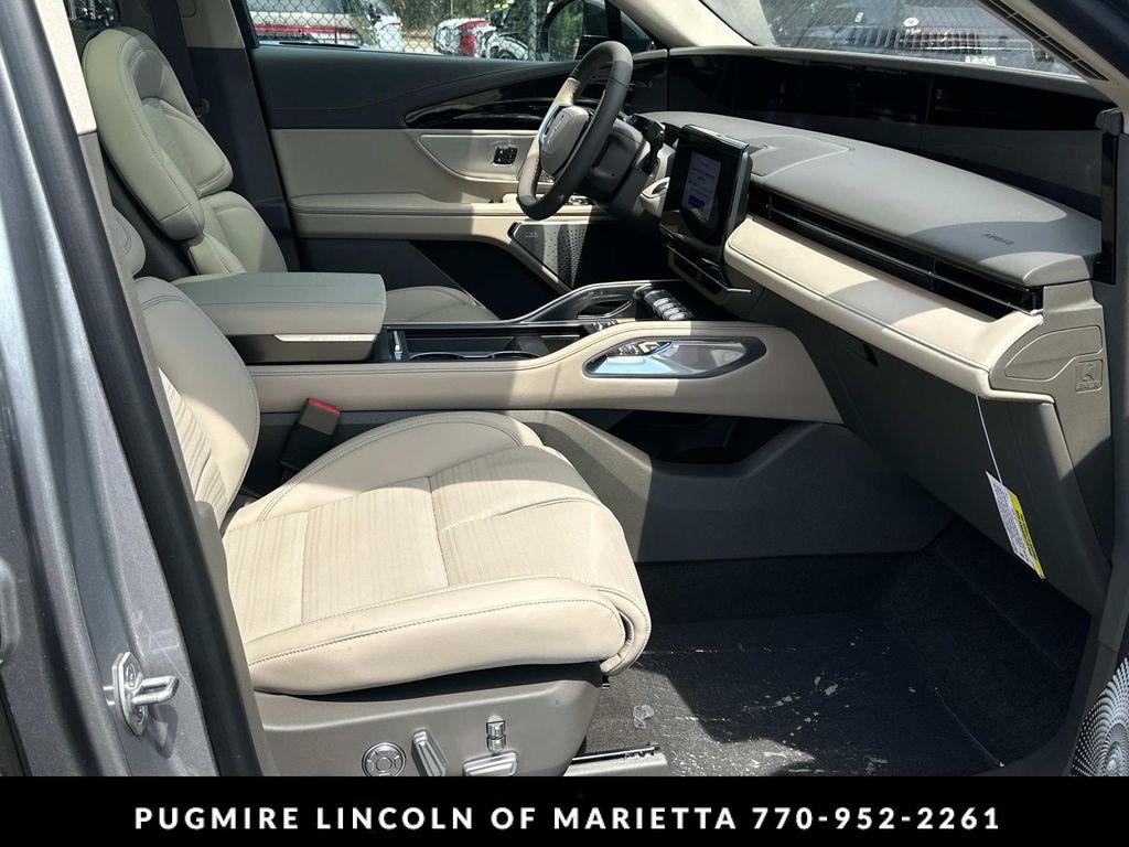 new 2025 Lincoln Nautilus car, priced at $69,720