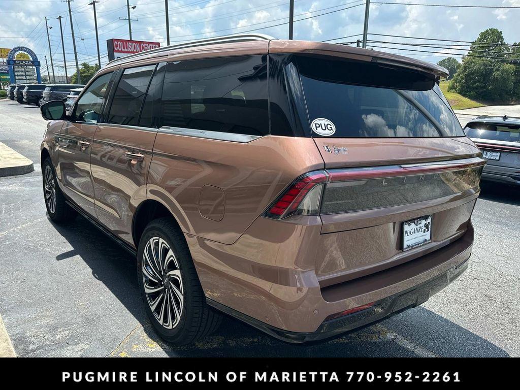 new 2025 Lincoln Navigator car, priced at $121,190
