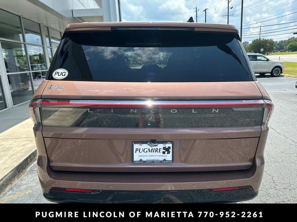 new 2025 Lincoln Navigator car, priced at $121,190