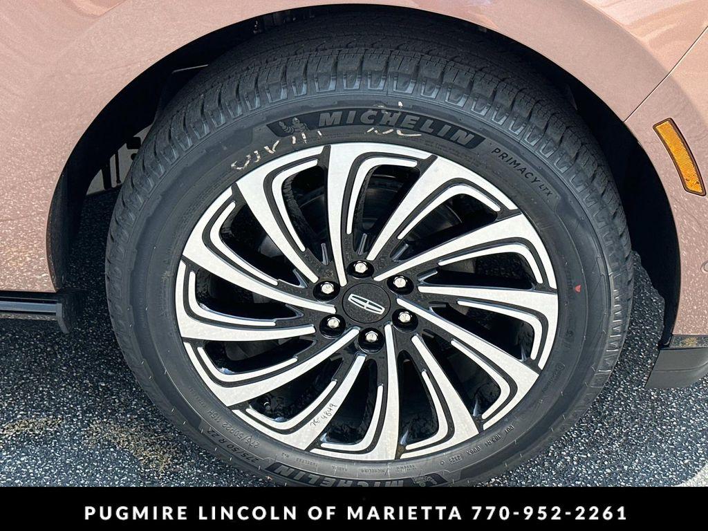 new 2025 Lincoln Navigator car, priced at $121,190