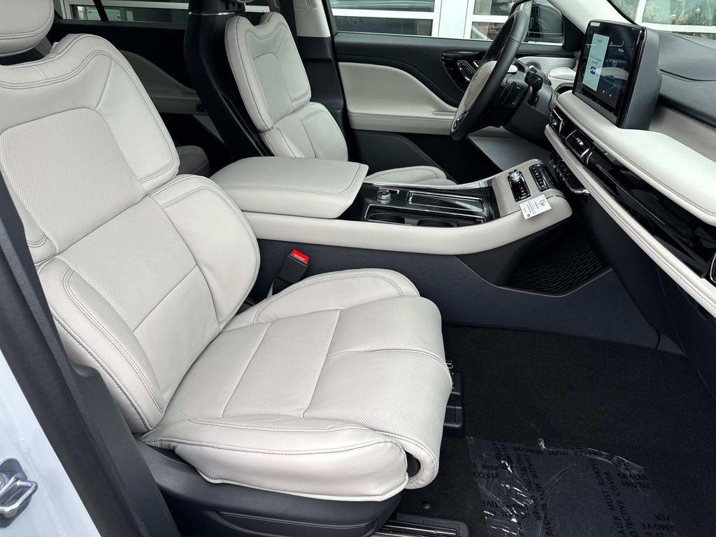 new 2025 Lincoln Aviator car, priced at $71,660