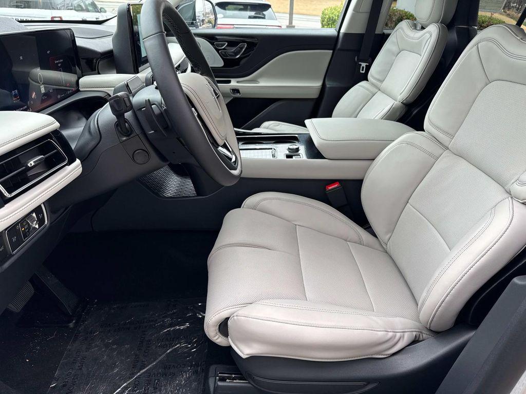 new 2025 Lincoln Aviator car, priced at $71,660