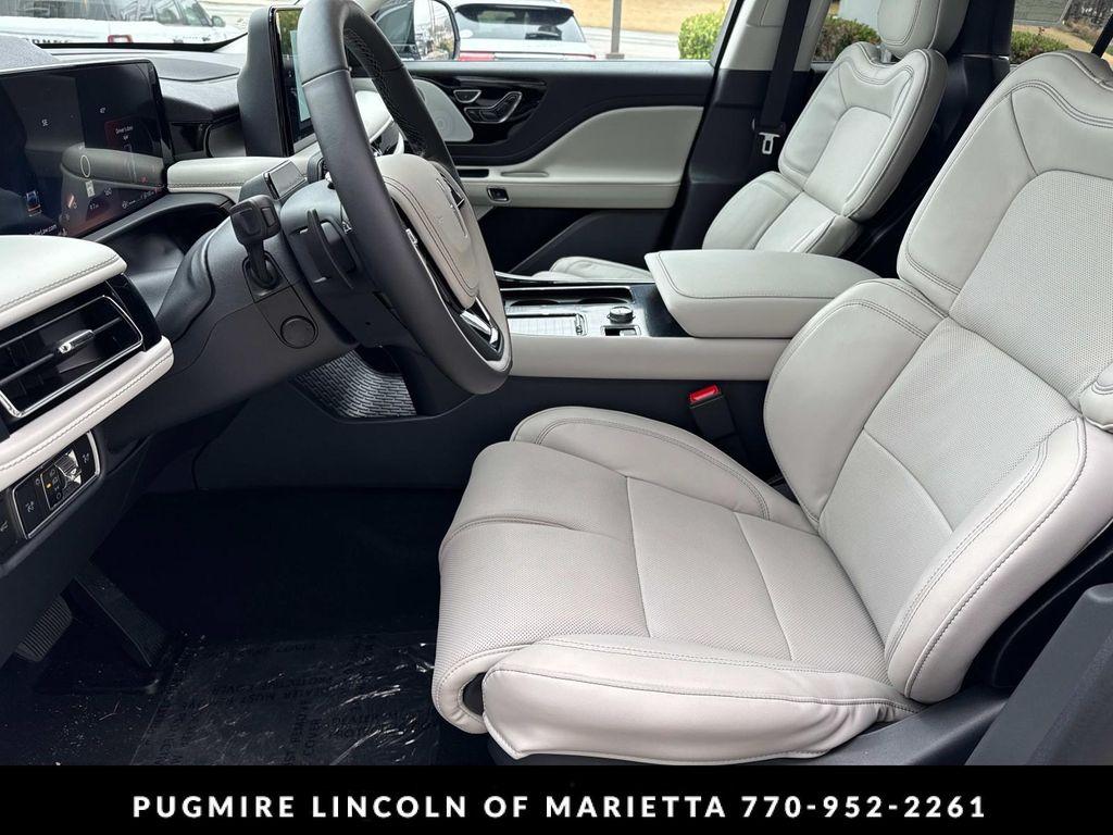 new 2025 Lincoln Aviator car, priced at $71,660