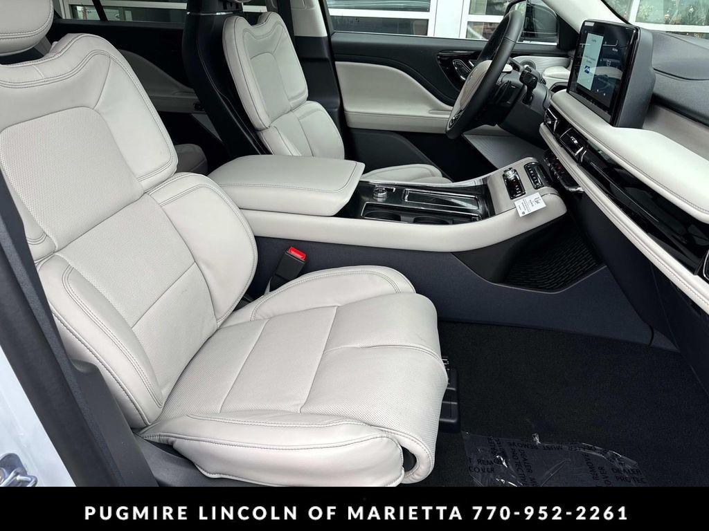 new 2025 Lincoln Aviator car, priced at $71,660