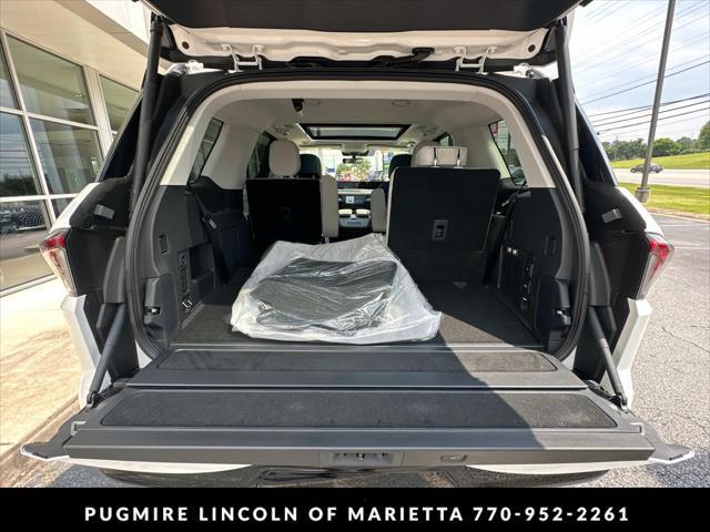 new 2025 Lincoln Navigator car, priced at $103,185