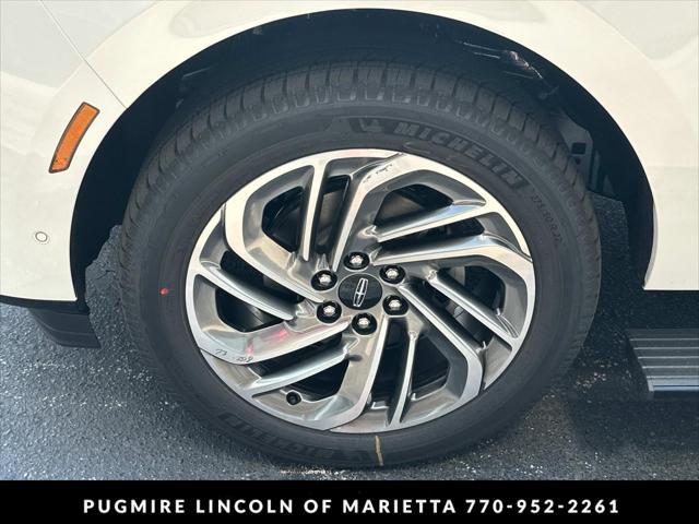 new 2025 Lincoln Navigator car, priced at $103,185
