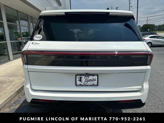 new 2025 Lincoln Navigator car, priced at $103,185