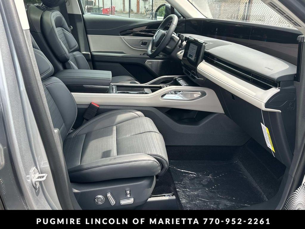 new 2025 Lincoln Nautilus car, priced at $66,360