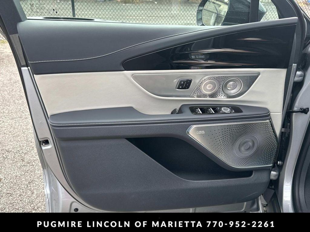 new 2025 Lincoln Nautilus car, priced at $66,360