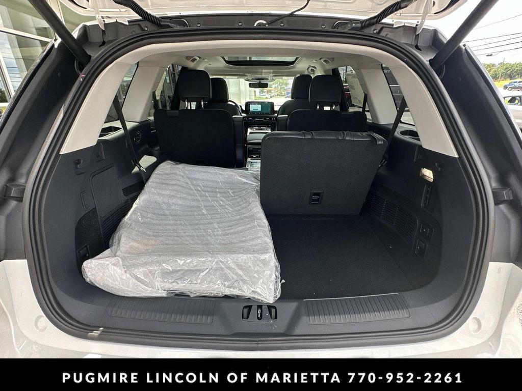 new 2025 Lincoln Aviator car, priced at $70,220