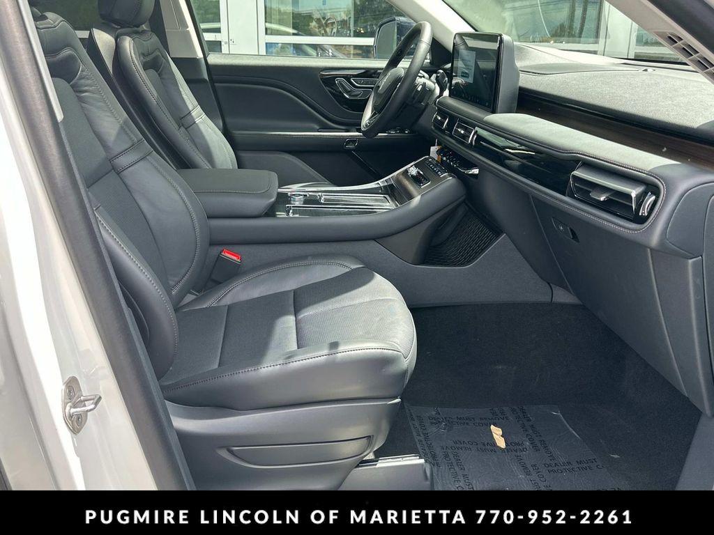 new 2025 Lincoln Aviator car, priced at $70,220