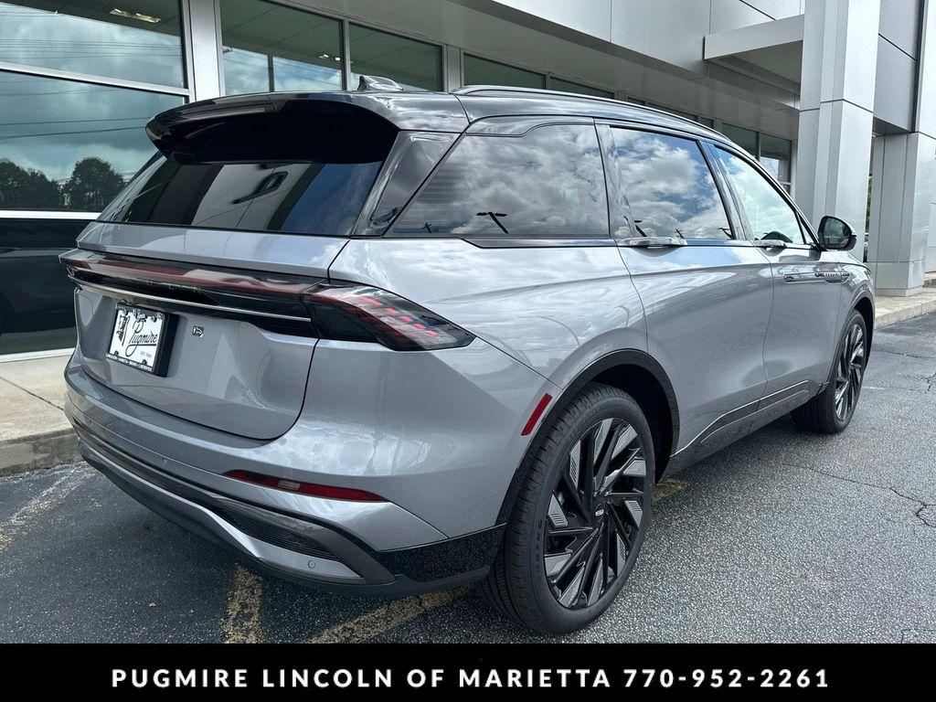new 2025 Lincoln Nautilus car, priced at $68,564
