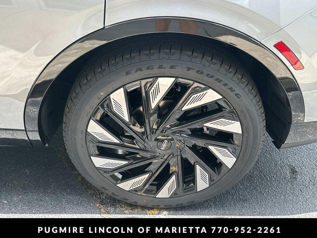 new 2025 Lincoln Nautilus car, priced at $68,564