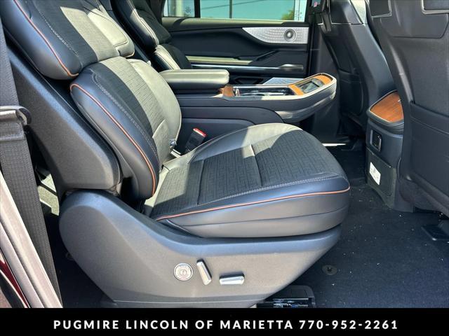 new 2025 Lincoln Navigator car, priced at $121,730