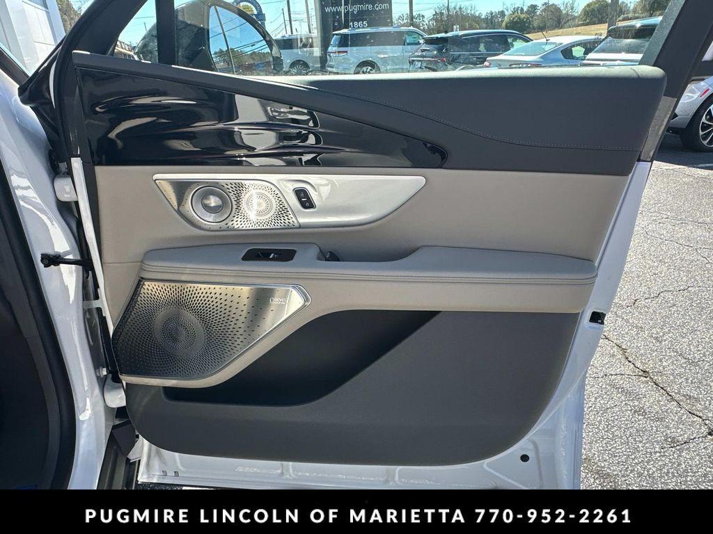 new 2025 Lincoln Nautilus car, priced at $63,113