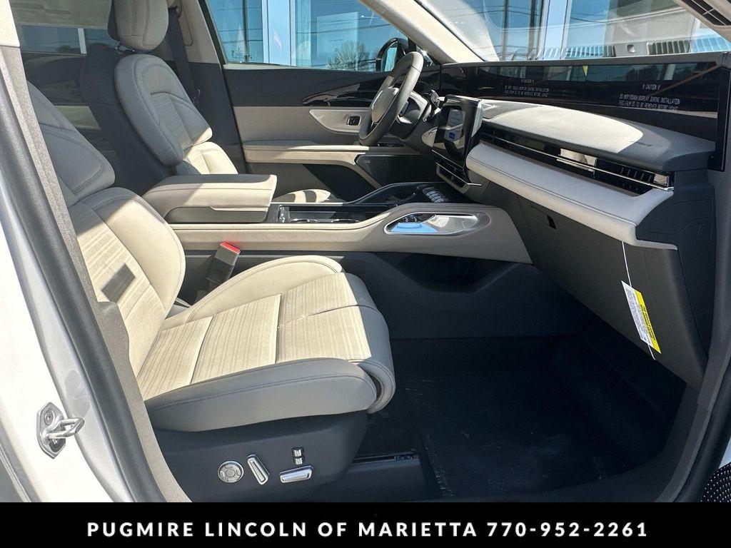 new 2025 Lincoln Nautilus car, priced at $63,113