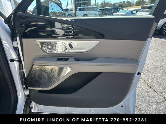 new 2025 Lincoln Nautilus car, priced at $61,106