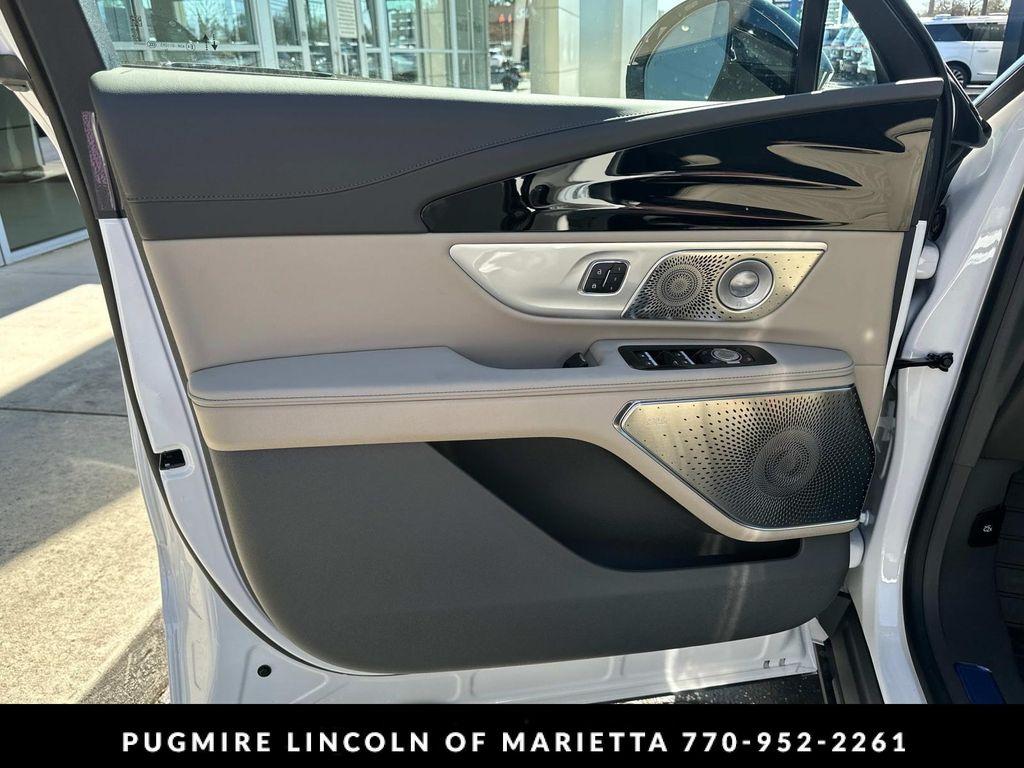 new 2025 Lincoln Nautilus car, priced at $63,113