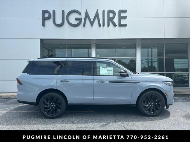 new 2025 Lincoln Navigator car, priced at $109,060