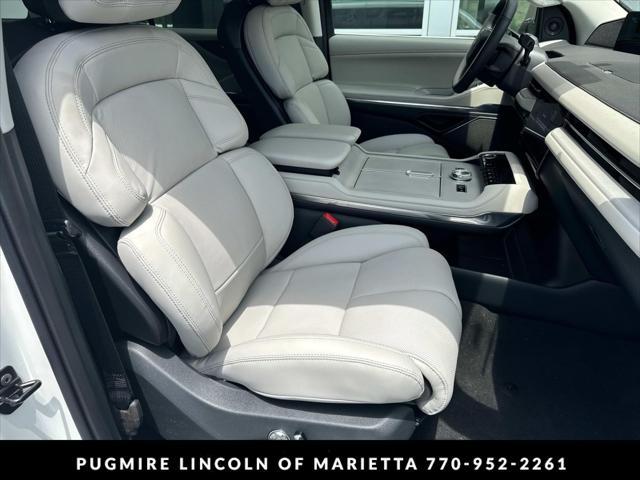 new 2025 Lincoln Navigator car, priced at $108,970