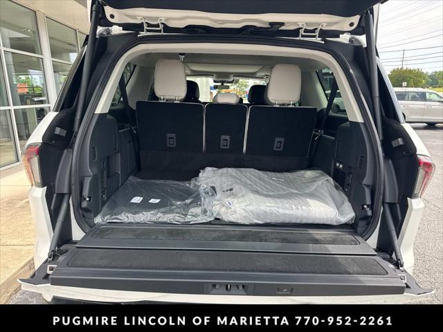 new 2025 Lincoln Navigator car, priced at $108,970