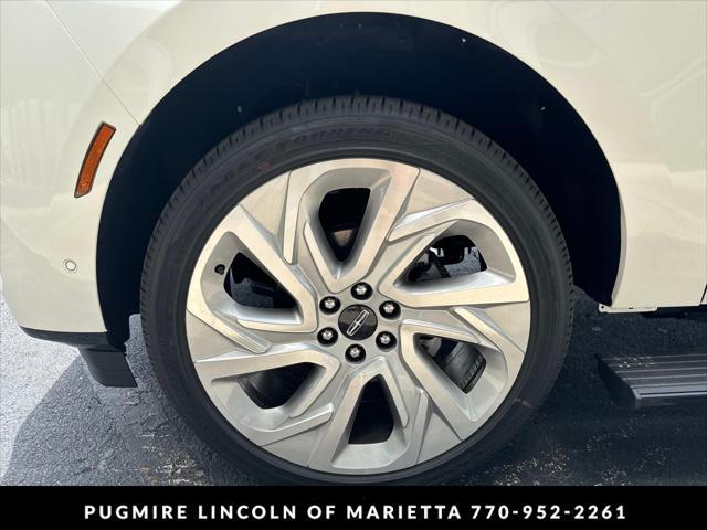 new 2025 Lincoln Navigator car, priced at $108,970