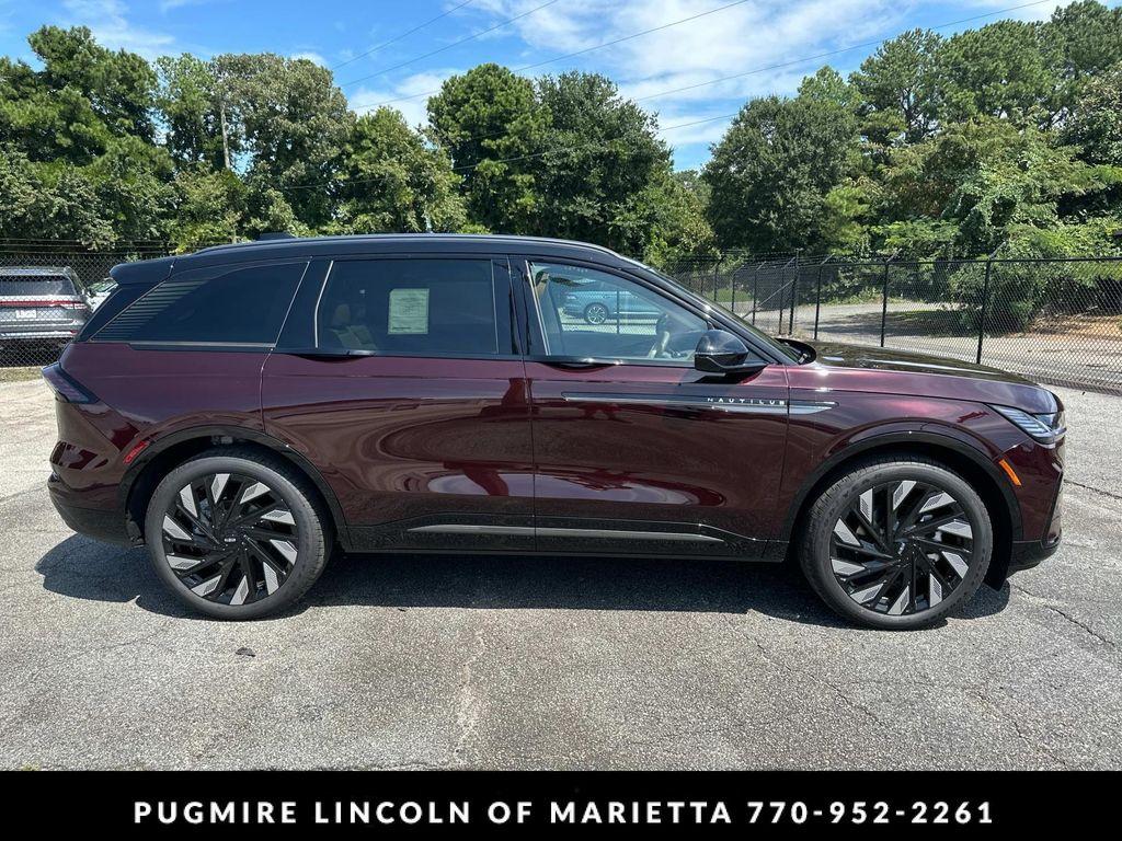 new 2025 Lincoln Nautilus car, priced at $72,840