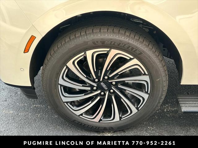 new 2025 Lincoln Navigator car, priced at $122,480