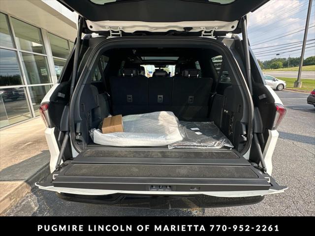 new 2025 Lincoln Navigator car, priced at $122,480